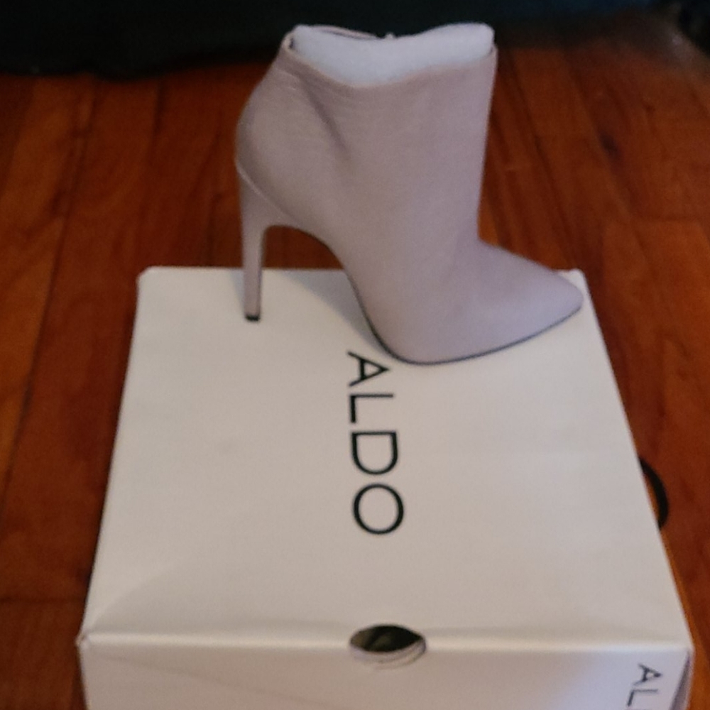 ALDO SIGIALETTO BOOTIES sz7